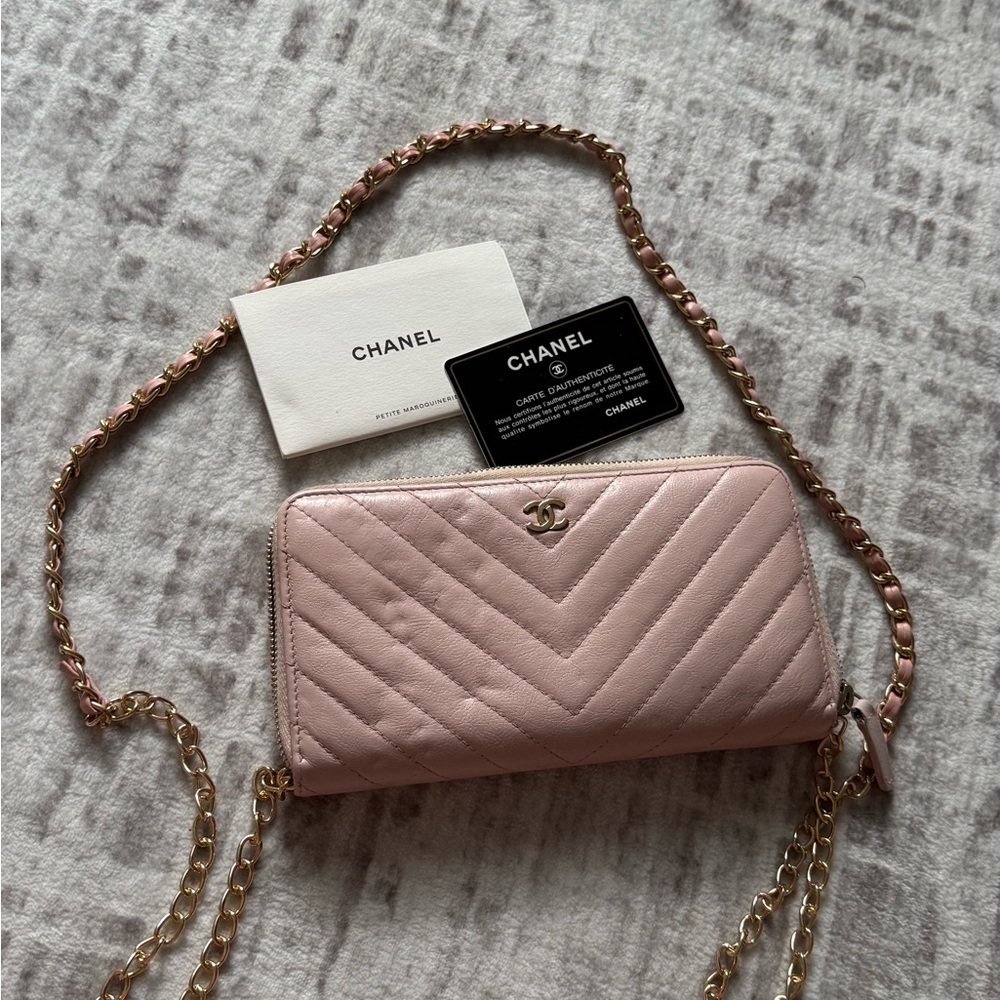 CHANEL Blush Chevron Wallet with Gold Chain